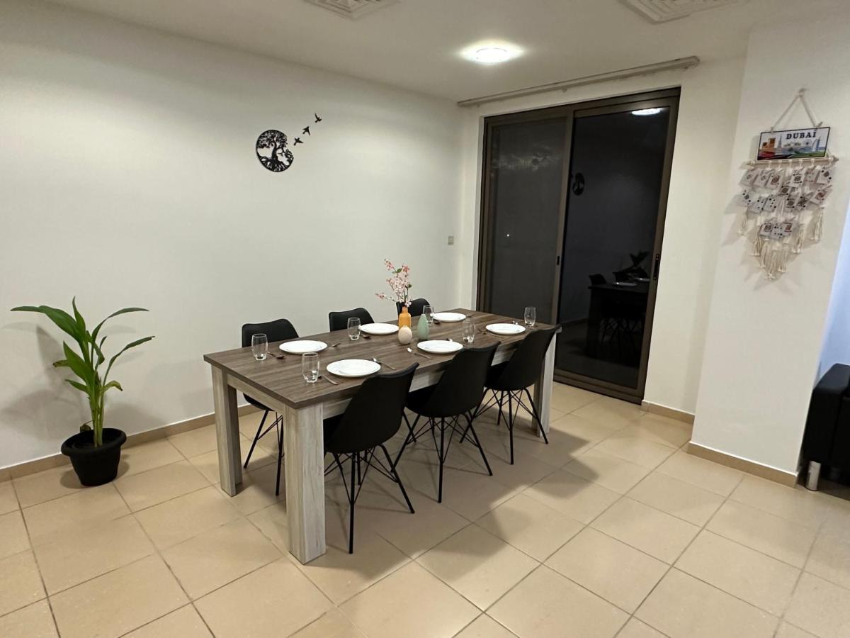 Moonlight Hostel Jbr - 2Min Walk To Jbr Beach - Gym - 2Min Metro Station - Poll Dubai Bagian luar foto