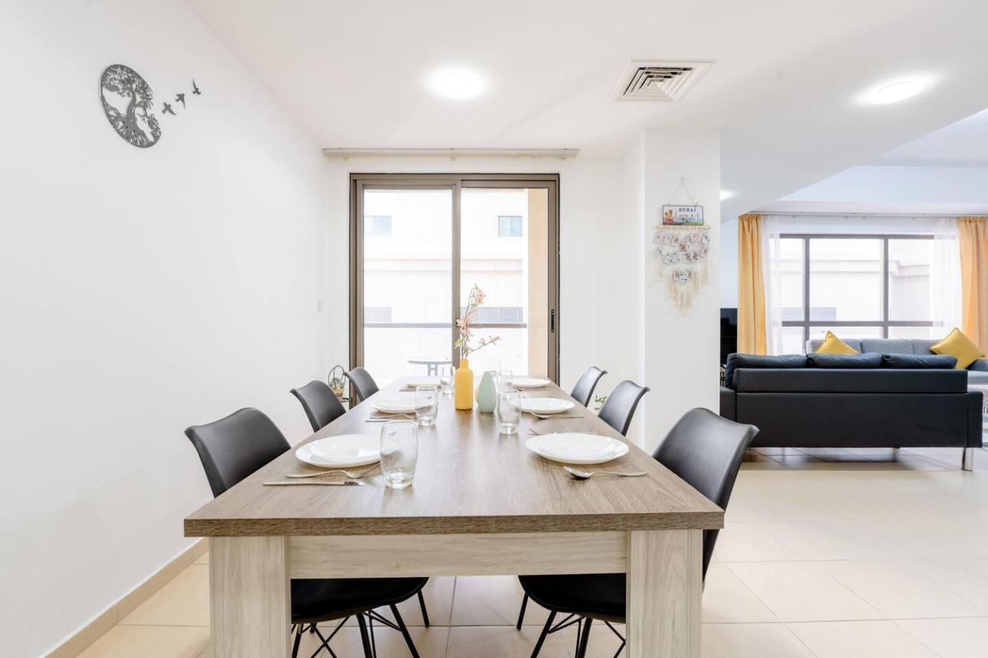 Moonlight Hostel Jbr - 2Min Walk To Jbr Beach - Gym - 2Min Metro Station - Poll Dubai Bagian luar foto